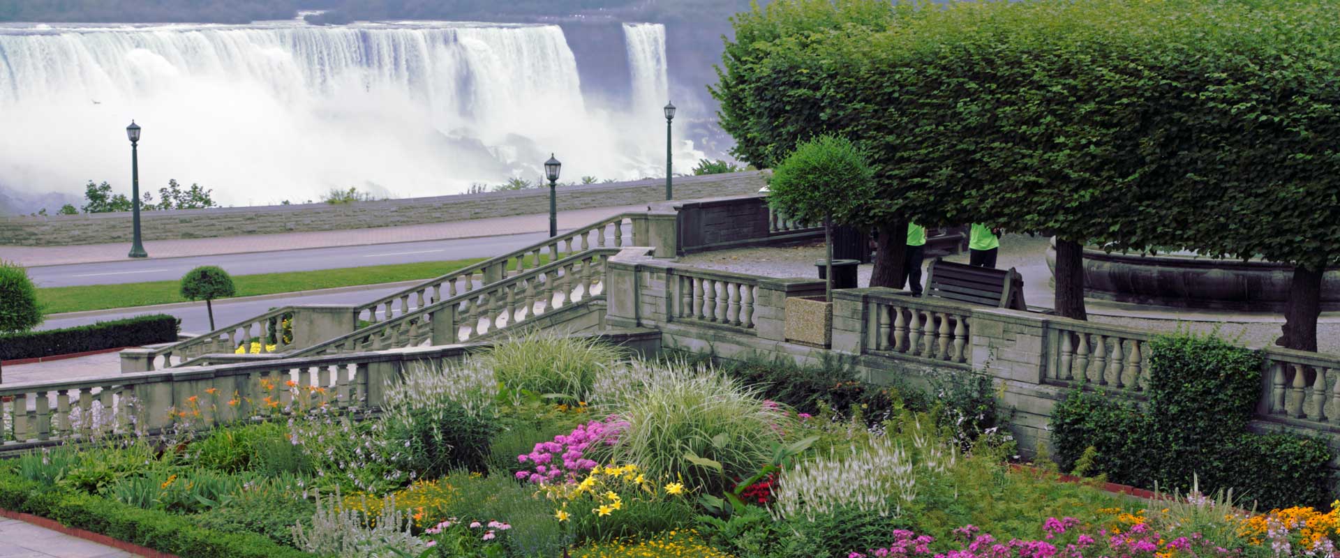 SPRING BREAK IN NIAGARA FALLS, ONTARIO ToNiagara