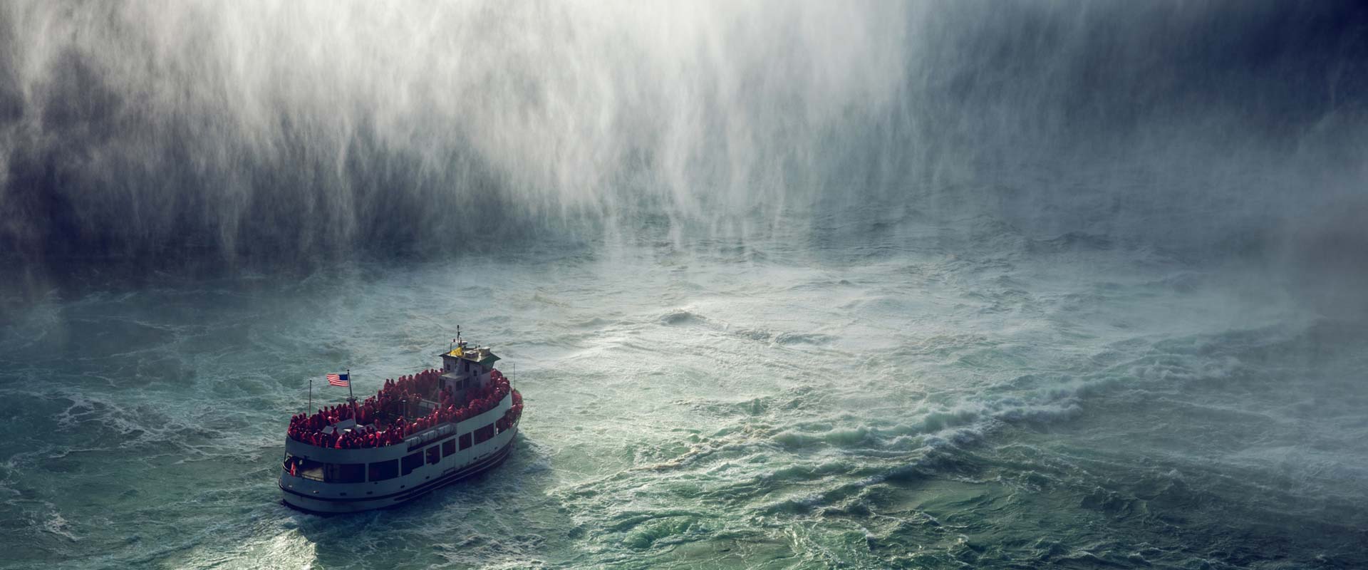 Hornblower – Canada Side Niagara Falls Boat Tour