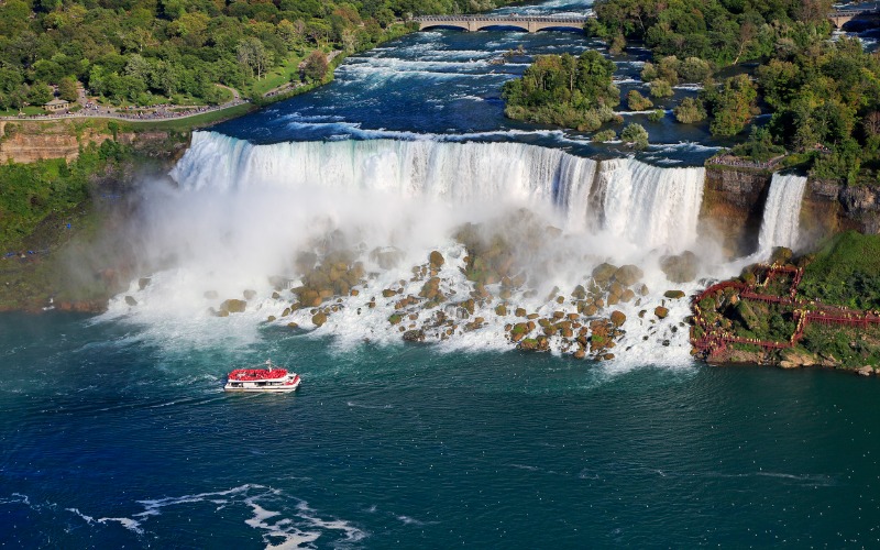 Half Day Niagara Falls USA Tour with Boat Ride