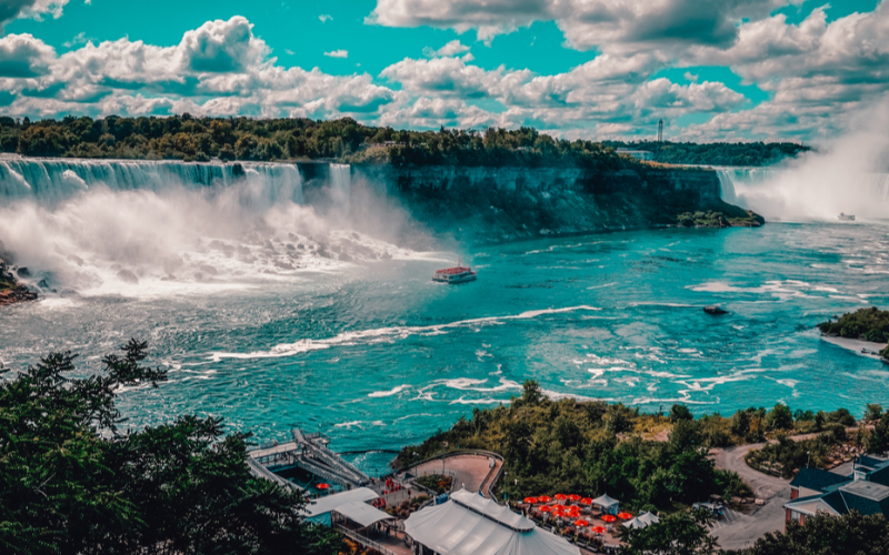 bus-trip-from-scarborough-to-niagara-falls-800x500-1717993081.jpg