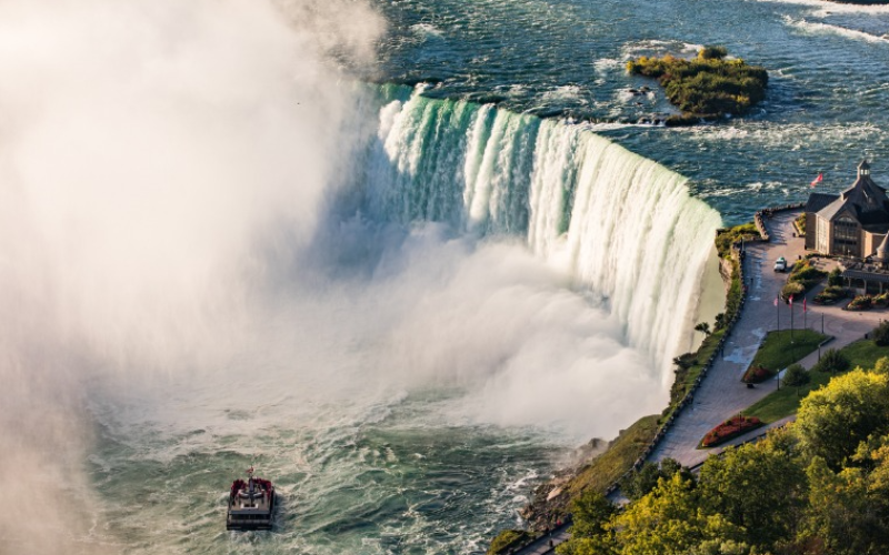experience-niagara-falls-in-luxury-toronto-day-tour-cruise-800x500-1697093611.jpg